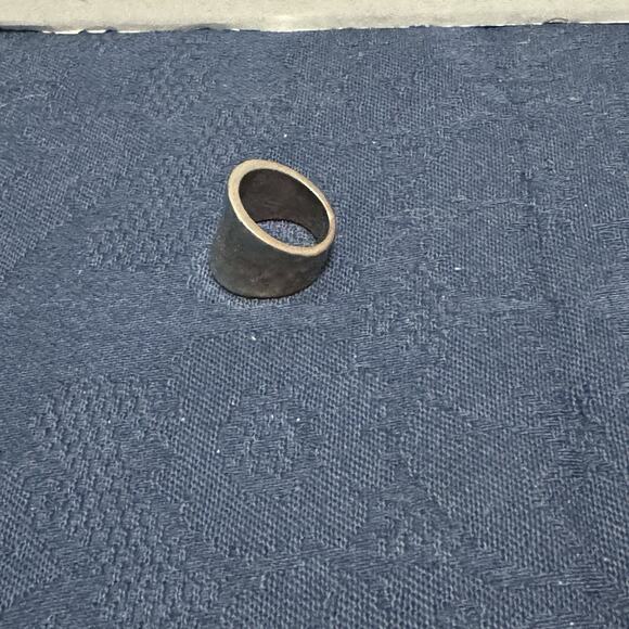 Vintage Cigar Band Hammered Silver Tone Ring Size 7 - Picture 4 of 5